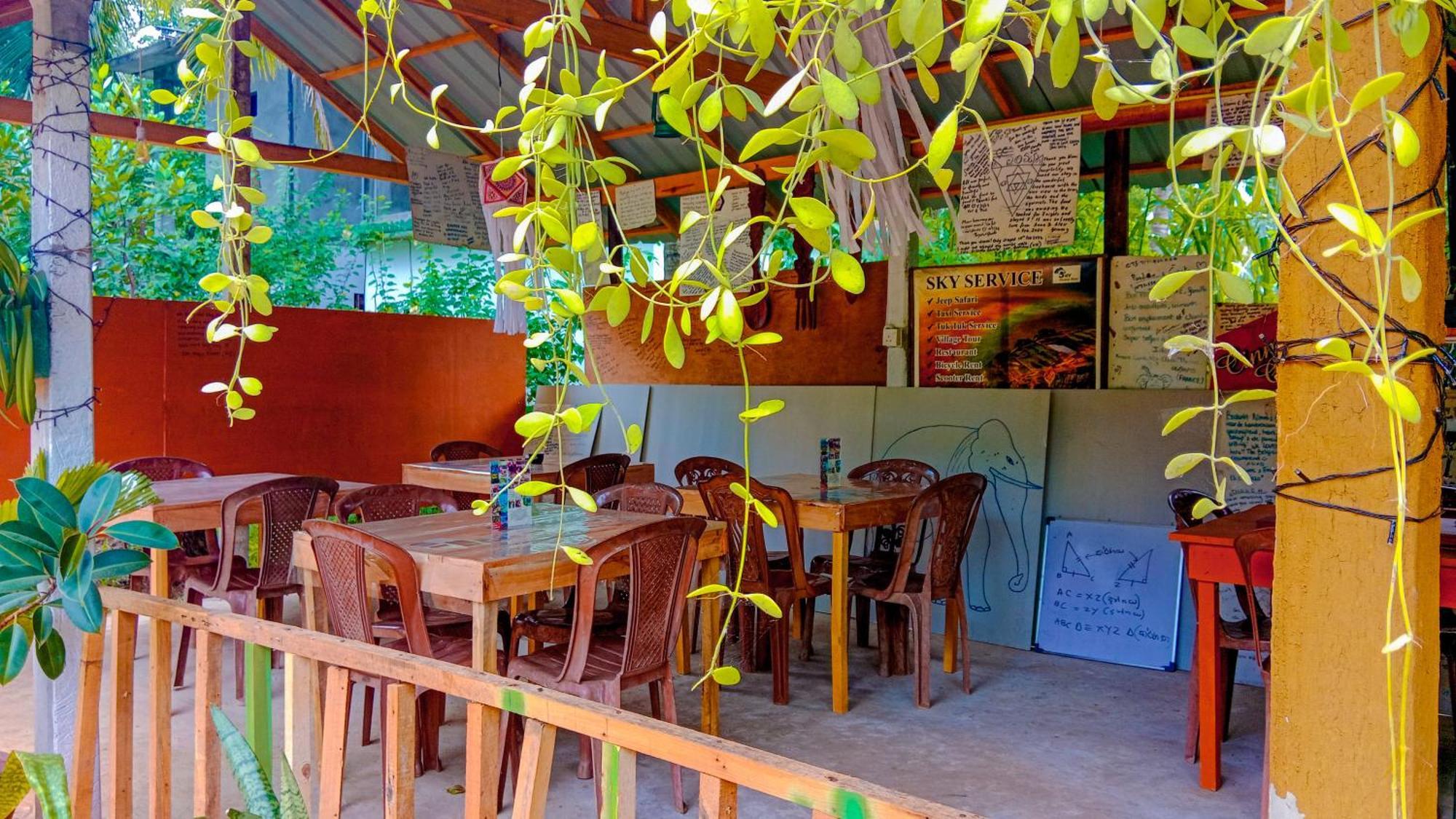 Sigiri Sky Home & Treehouse Sigiriya Exteriör bild